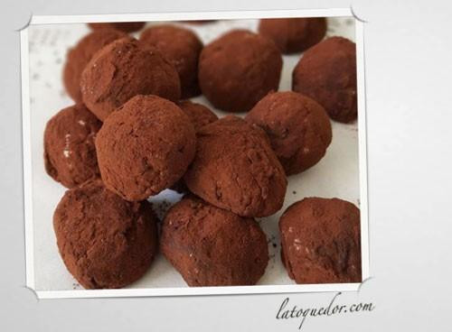 Truffes chocolat aux éclats d'amandes caramélisés - Recettes de cuisine -  La Toque d'Or