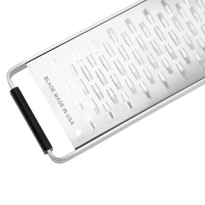 R&acirc;pe tranchant double coupe tout inox Professional - Microplane