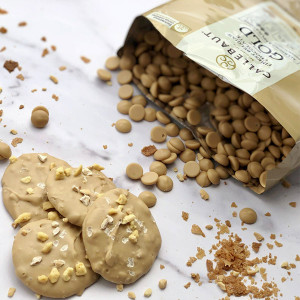 Chocolat de couverture blanc caramel Gold 30,4% - Callebaut - DDM D&eacute;pass&eacute;e